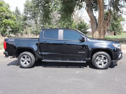 Used 2016 Chevrolet Colorado Z71 AWD/4WD image 3