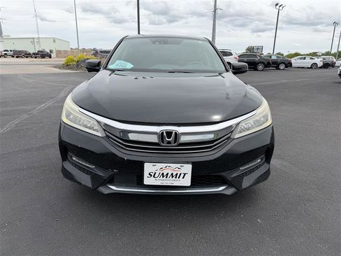 Used 2016 Honda Accord Touring image 3