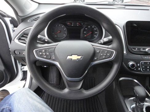 Used 2023 Chevrolet Malibu LT image 5