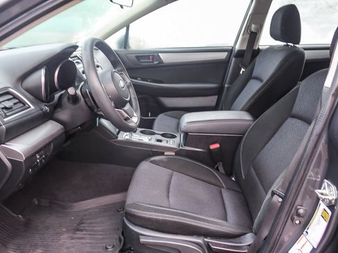 Used 2019 Subaru Outback 2.5i image 17