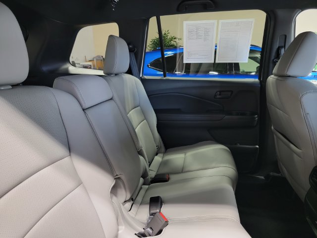 Certified 2025 Honda Passport EX-L image 14