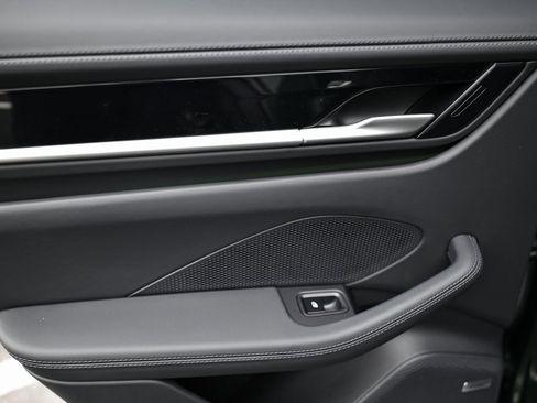 New 2025 Porsche Macan 4S Electric image 37