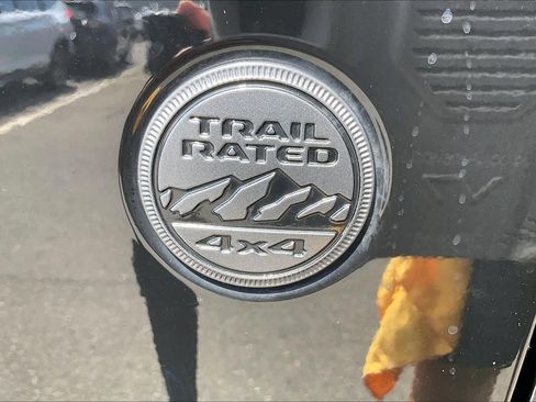 Used 2022 Jeep Wrangler Sport AWD/4WD image 10