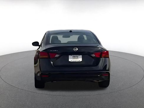 Used 2025 Nissan Altima 2.5 SV image 10