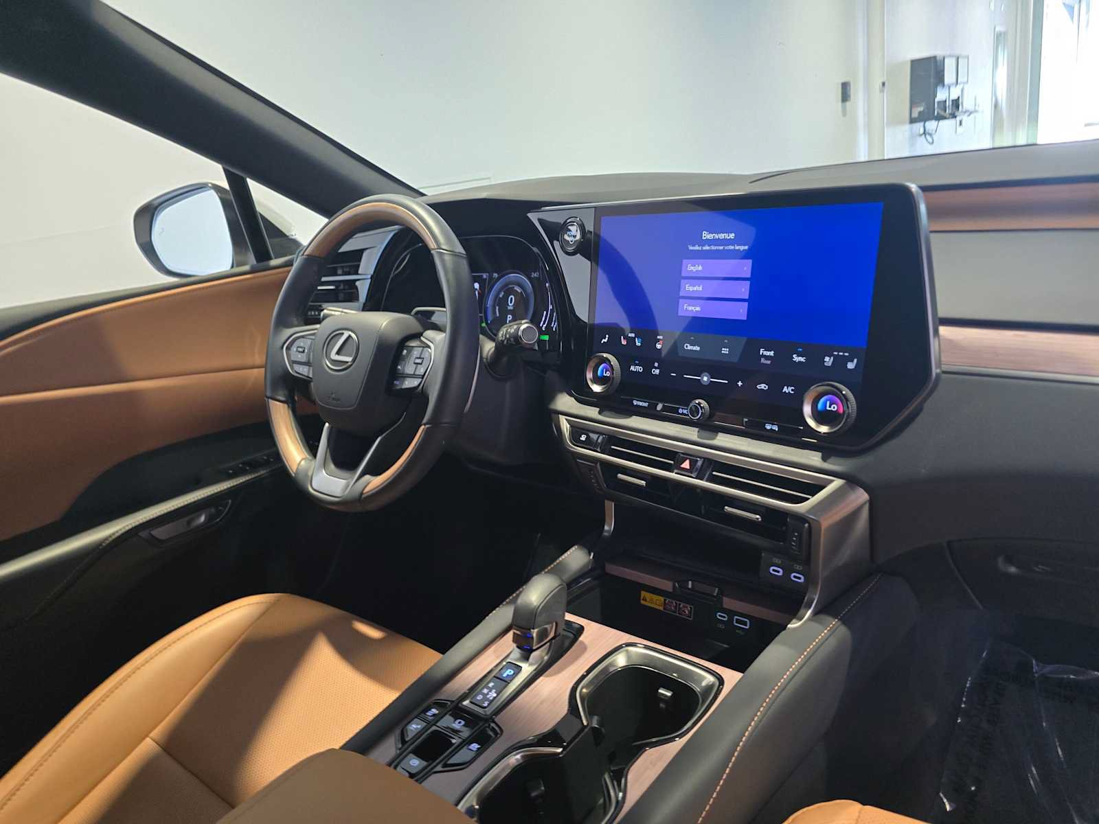 Used 2024 Lexus RX 350h w/ Convenience Package AWD/4WD image 11