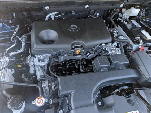Used 2025 Toyota RAV4 XLE FWD image 28