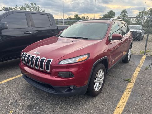 Used 2016 Jeep Cherokee Latitude w/ Cold Weather Group AWD/4WD image 15