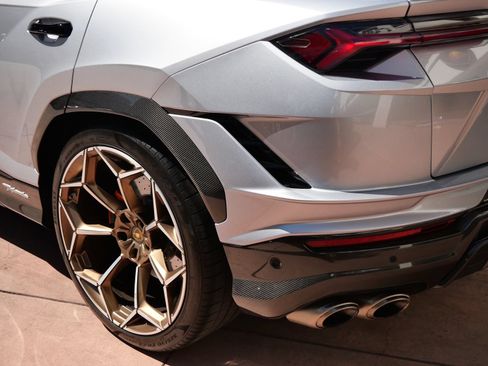 Used 2024 Lamborghini Urus Performante AWD/4WD image 32