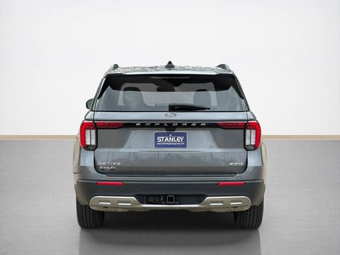 Used 2025 Ford Explorer Active w/ Active Comfort Package image 6