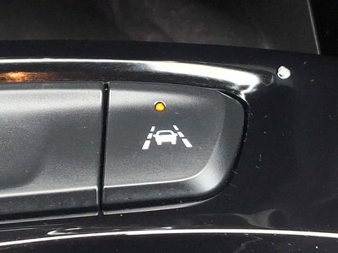 Used 2024 Chevrolet Trax RS w/ Sunroof Package image 27