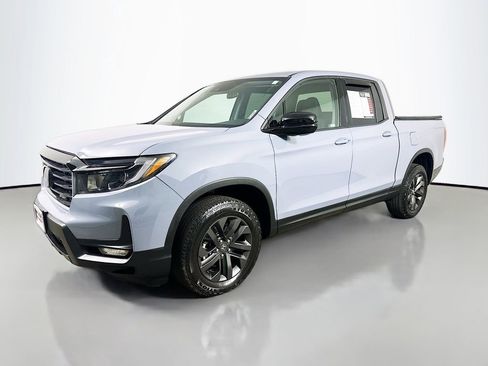 Used 2023 Honda Ridgeline Sport image 3