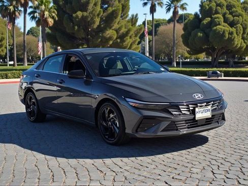 New 2026 Hyundai Elantra SEL Sport Premium FWD image 4