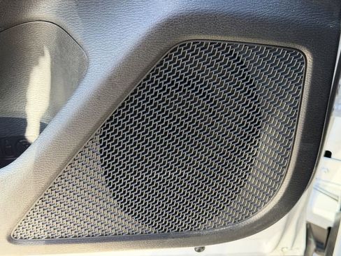 Used 2023 Mitsubishi Outlander SE Black Edition image 17