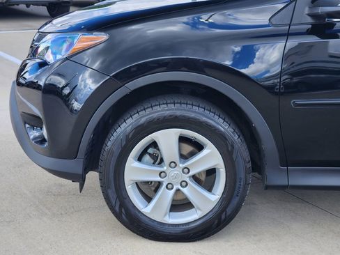 Used 2014 Toyota RAV4 XLE FWD image 8
