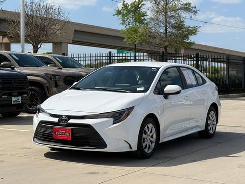 Used 2025 Toyota Corolla LE image 7