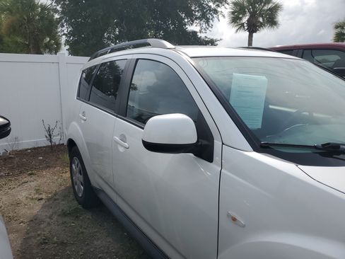 Used 2012 Mitsubishi Outlander ES FWD image 3