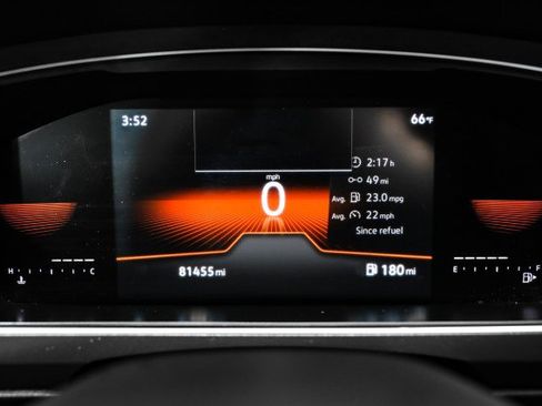 Used 2022 Volkswagen Tiguan SE R-Line image 17