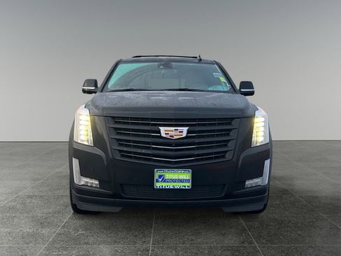 Used 2020 Cadillac Escalade Platinum image 2