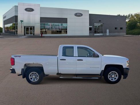 Used 2018 Chevrolet Silverado 1500 W/T AWD/4WD image 12