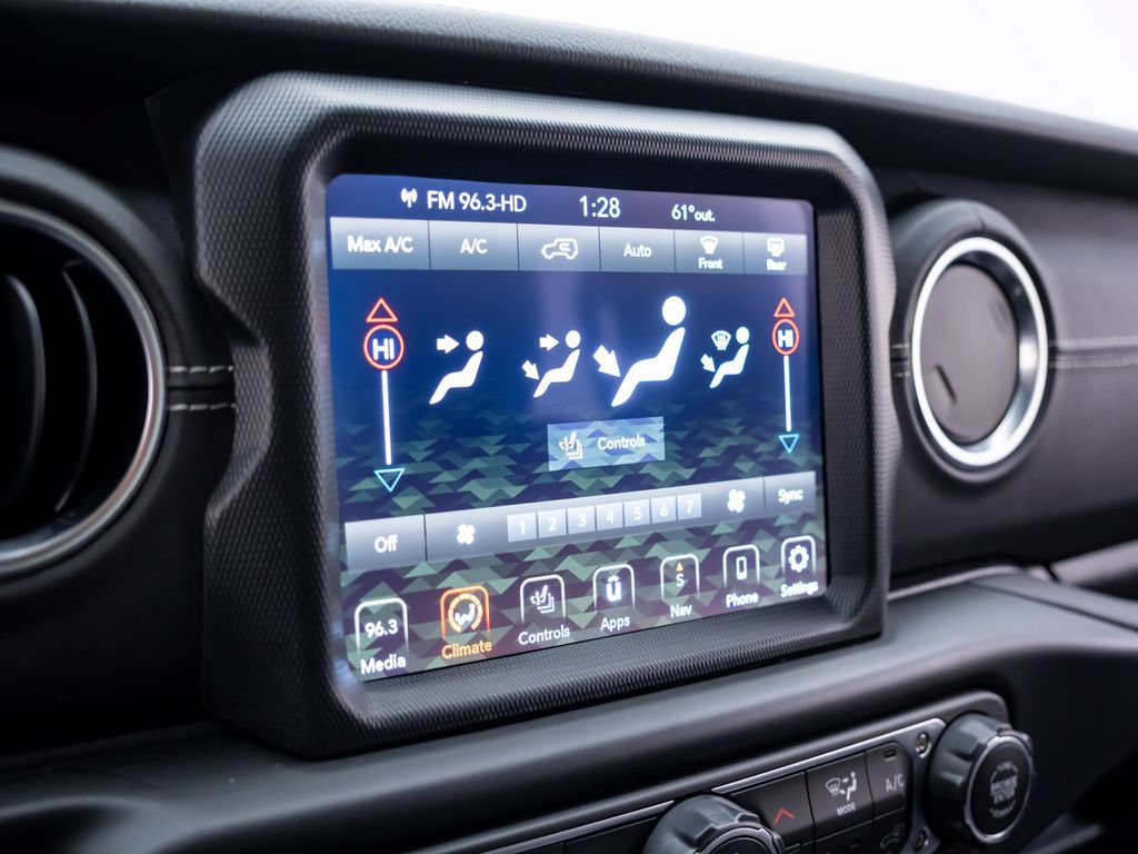 Used 2023 Jeep Wrangler Unlimited Sahara w/ Cold Weather Group AWD/4WD image 25