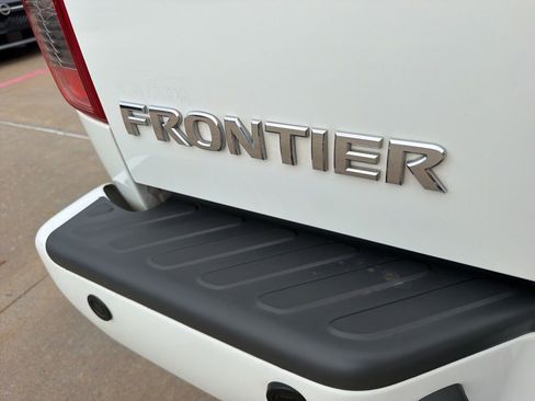 Used 2020 Nissan Frontier SV RWD image 10