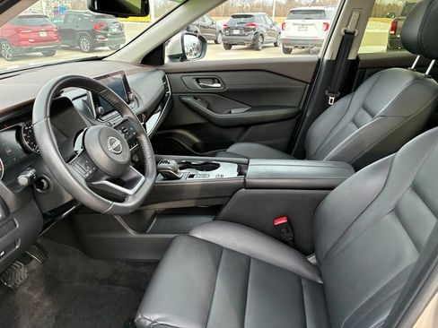 Used 2023 Nissan Rogue SL image 11