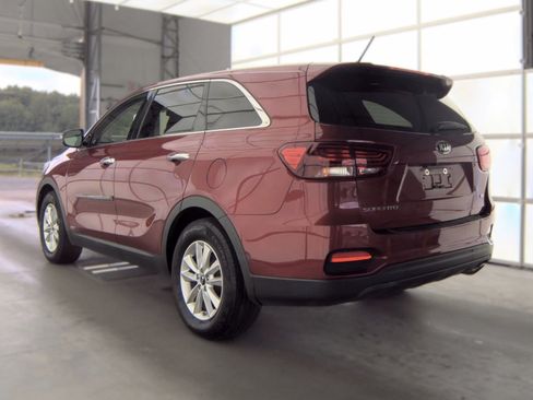 Used 2019 Kia Sorento AWD image 5