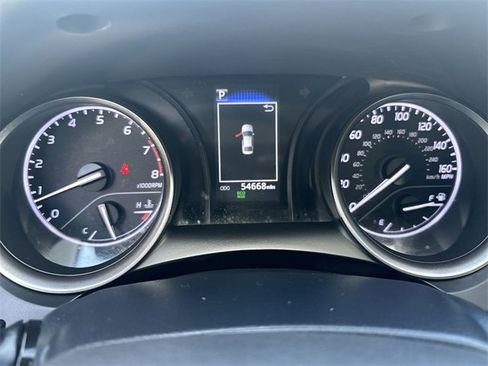 Used 2023 Toyota Camry SE image 10
