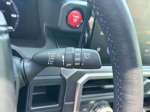 Used 2025 Toyota 4Runner TRD Off-Road Premium AWD/4WD image 25