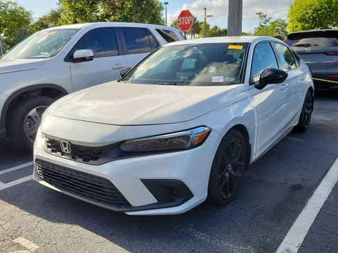 Used 2023 Honda Civic Sport image 3