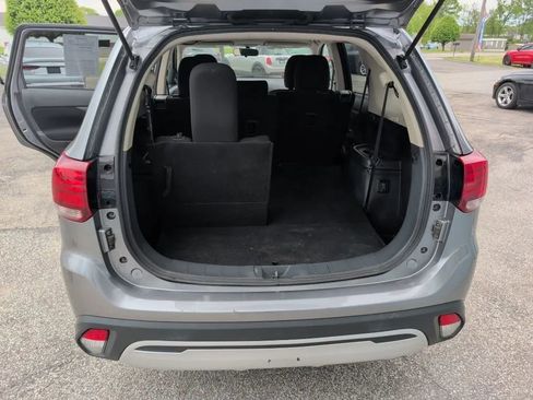 Used 2019 Mitsubishi Outlander ES FWD image 12