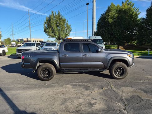 Used 2023 Toyota Tacoma TRD Pro AWD/4WD image 2