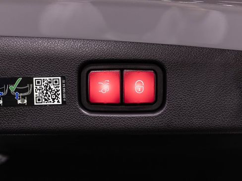 Used 2025 Mercedes-Benz E 53 AMG e 4MATIC Sedan w/ Multicontour Seating Package image 32