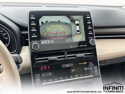 Used 2019 Toyota Avalon Limited image 29