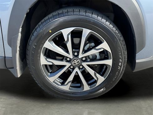 Used 2024 Toyota Corolla Cross XLE image 18