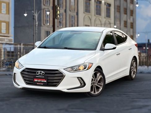 Used 2017 Hyundai Elantra Limited image 3