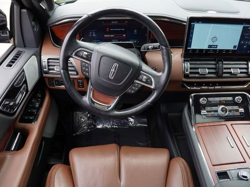 Used 2022 Lincoln Navigator Reserve AWD/4WD image 25