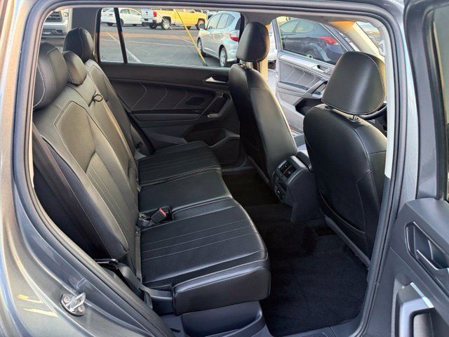 Used 2022 Volkswagen Tiguan SE AWD/4WD image 37