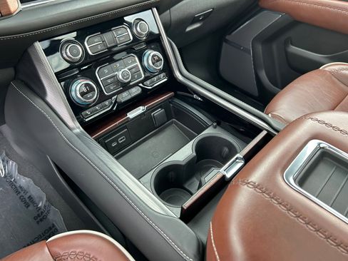 Used 2023 GMC Yukon XL Denali Ultimate image 17