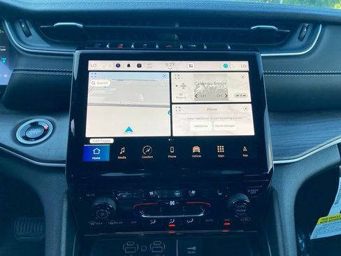 New 2024 Jeep Grand Cherokee Limited 4xe w/ Luxury Tech Group II image 19