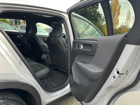 Certified 2023 Volvo C40 P8 Recharge Ultimate w/ Protection Package Premier image 13