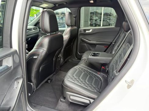 Used 2024 Ford Escape ST-Line Elite w/ Premium Technology Package AWD/4WD image 16
