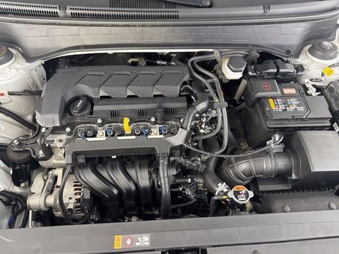 Used 2024 Hyundai Venue SEL image 20