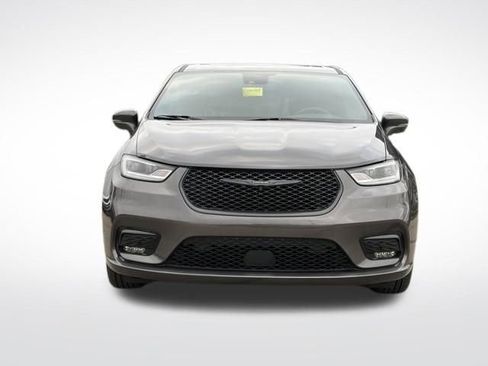 Used 2022 Chrysler Pacifica Limited w/ Uconnect Theater Family Group FWD image 33