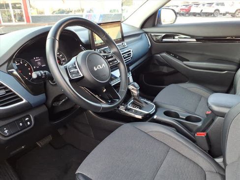 Used 2022 Kia Seltos S image 16