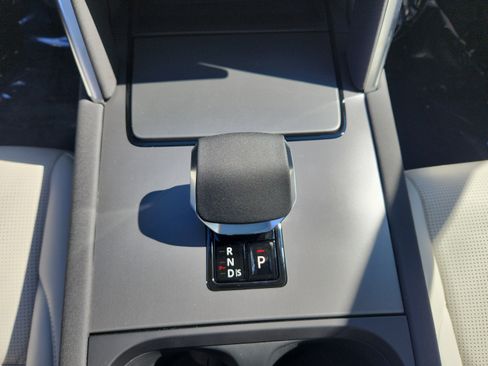 Certified 2025 Land Rover Discovery Sport S image 16