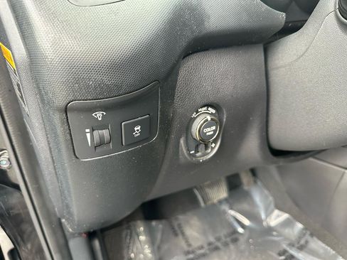 Used 2011 Kia Soul + w/ Audio Pkg image 15