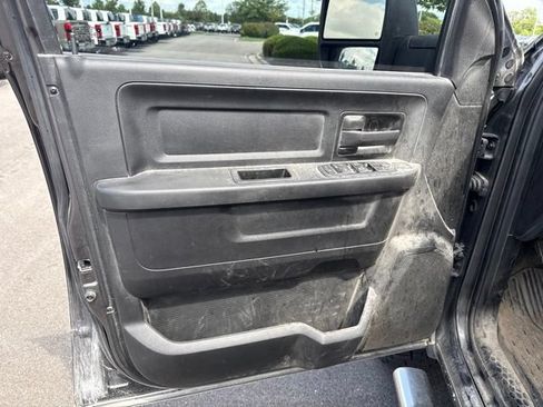 Used 2024 RAM 2500 Tradesman w/ Chrome Appearance Group AWD/4WD image 8