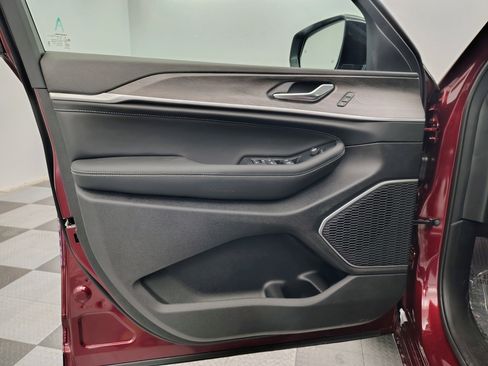 New 2026 Jeep Grand Cherokee L Limited AWD/4WD image 18