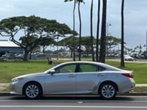 Used 2014 Lexus ES 300h image 6